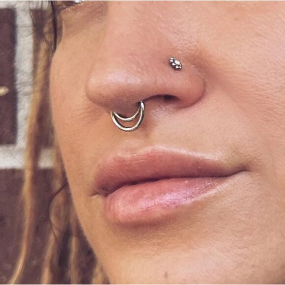 16G Double Hoop Septum Ring Hinged Clicker Nose Ring Daith Hoop Piercing - Picture 3 of 7